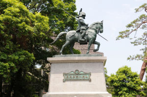 「山内一豊公」の像