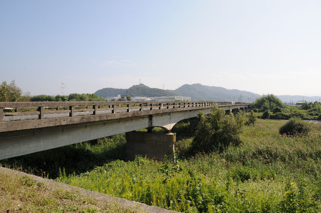 姉川に架かる「野村橋」