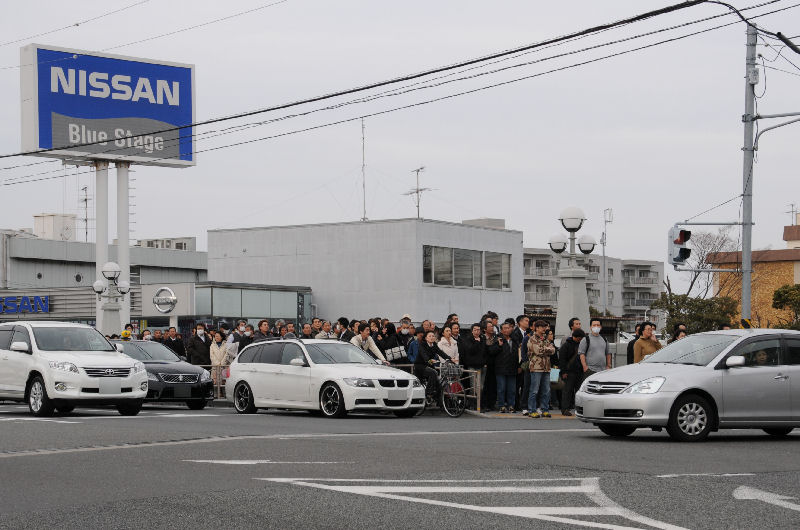 歩く人も普段の何十倍