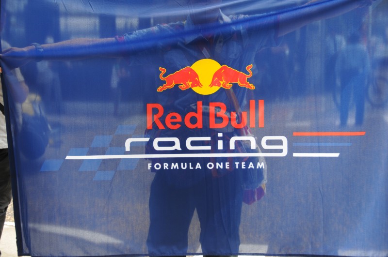 F1 Red Bull 元町疾走