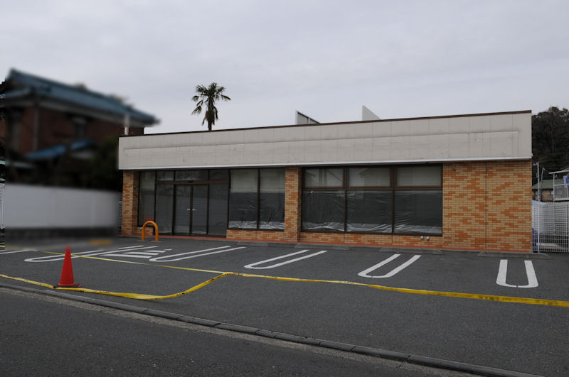 コンビニ7-11、明日から駅前に