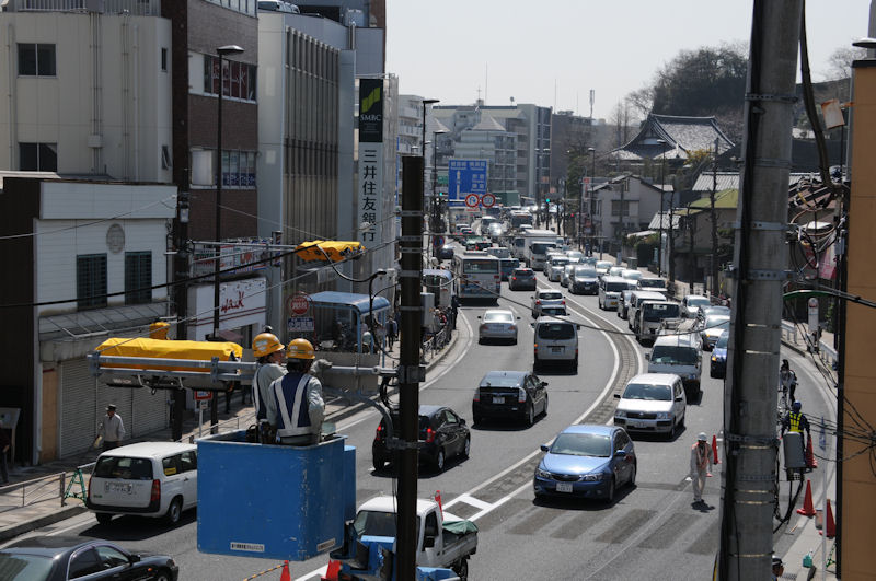 右下では車線を引く準備が