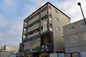 5階建ての1F、2Fに店舗