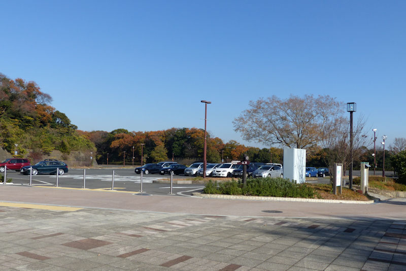 金沢自然公園に直結している駐車場