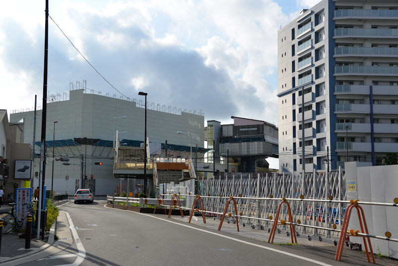 八景ビルは先週から比べ一段と解体工事が