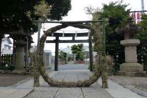 琵琶嶋神社の鳥居も見えています