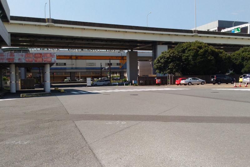 国道357号線に面した南部市場入口