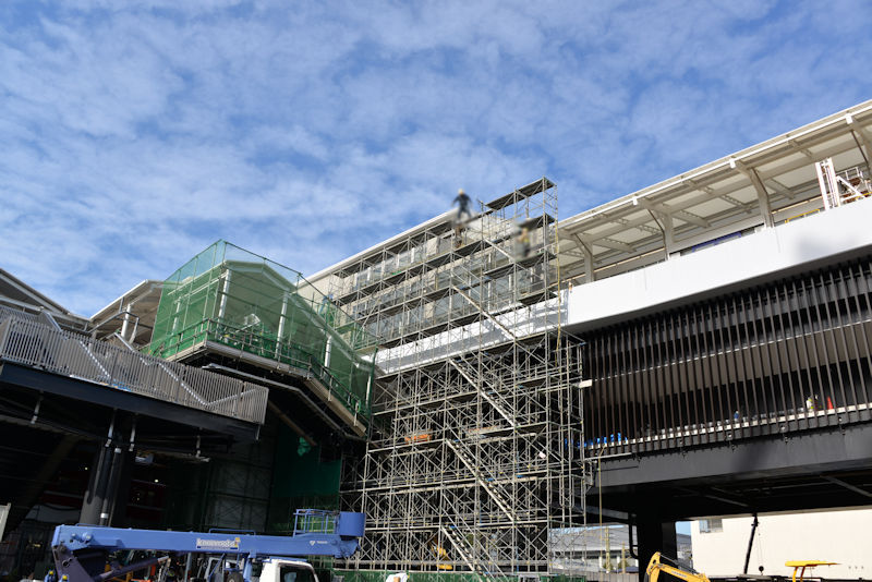 シーサイドライン新駅舎南側