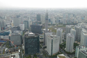 左横は横浜駅