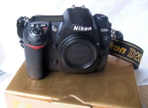デジタル一眼レフカメラNikon D200（ボディ）