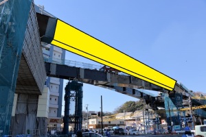 八景駅前週末は16号線橋桁架設工事