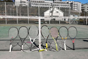 湘南国際村西公園テニスコートで
