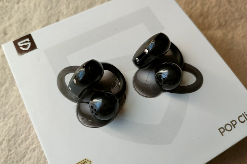 丸い部分から音が出ています