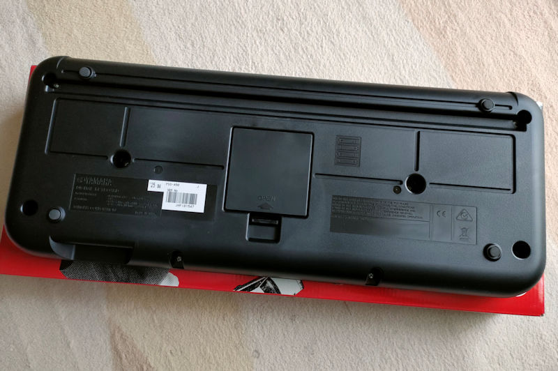 キーボード PSS-A50の裏面