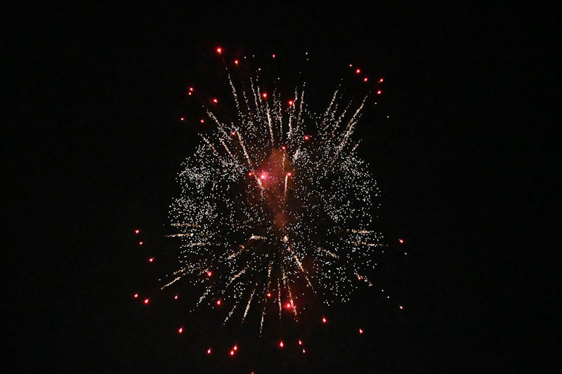 花火が打ち上がりました